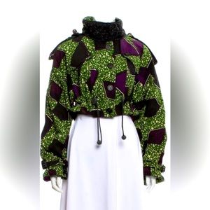 Burberry Prorsum
Cropped Printed Jacket
Retail $2.495.00